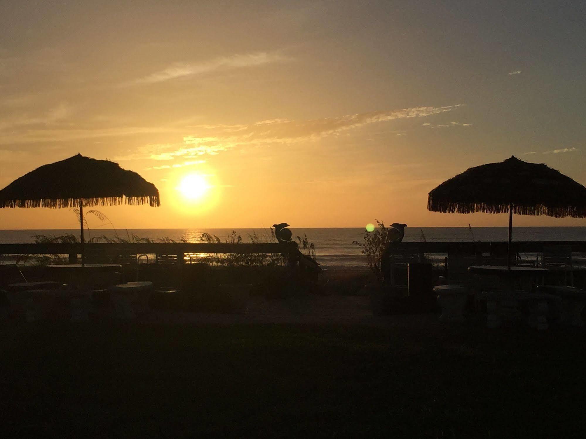Surf Studio Beach Resort Cocoa Beach Eksteriør billede