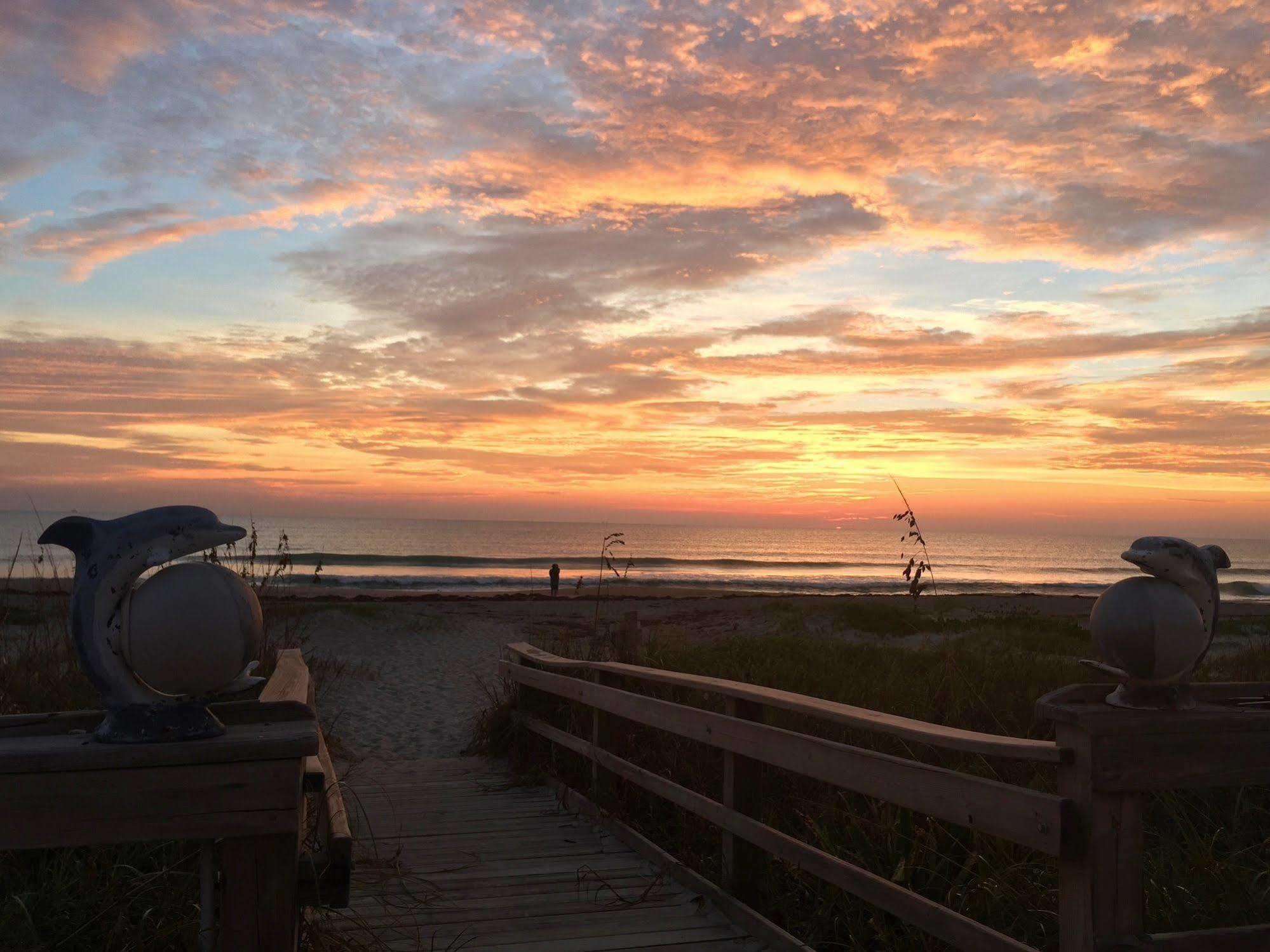 Surf Studio Beach Resort Cocoa Beach Eksteriør billede